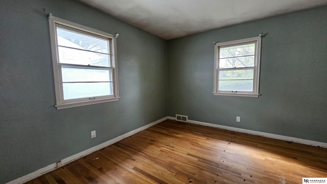 3073 S 72nd Avenue, Omaha, NE 68124