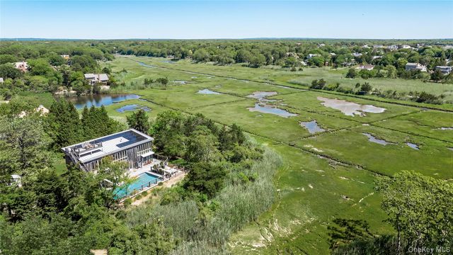 32 Tuthill Lane, Remsenburg, NY 11960