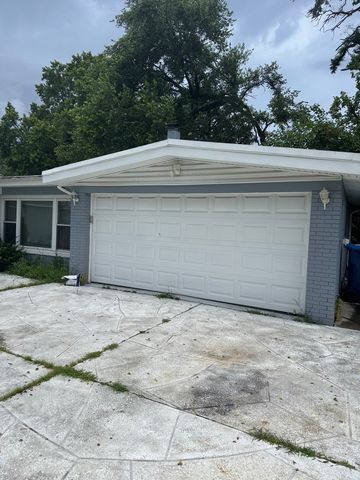 7800 W 98th Place, Hickory Hills, IL 60457