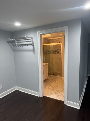 7800 W 98th Place, Hickory Hills, IL 60457