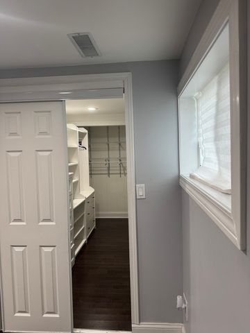 7800 W 98th Place, Hickory Hills, IL 60457