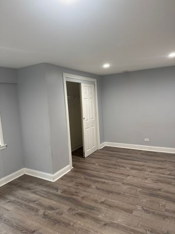 7800 W 98th Place, Hickory Hills, IL 60457