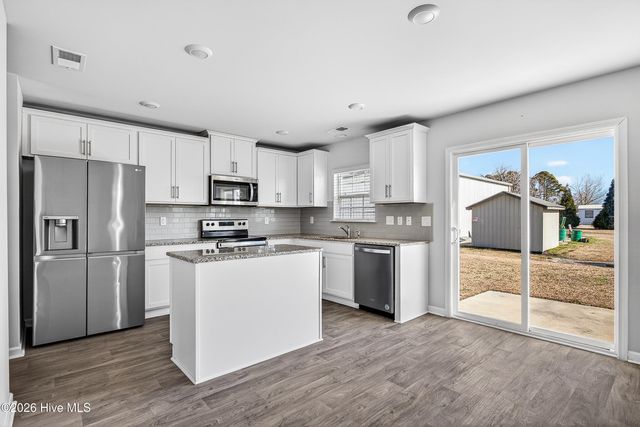 524 Dakota Avenue, New Bern, NC 28560