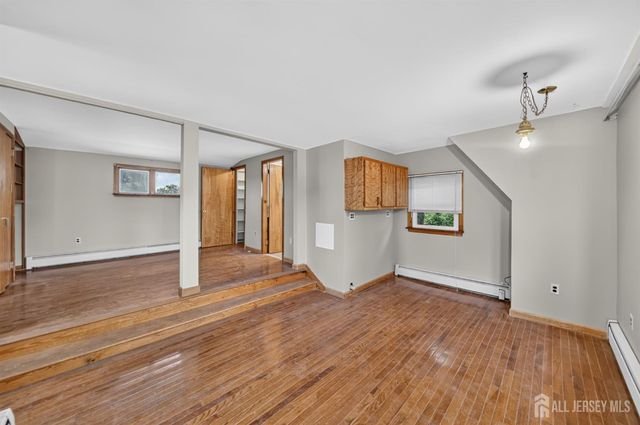 20 Division Street, Carteret, NJ 07008