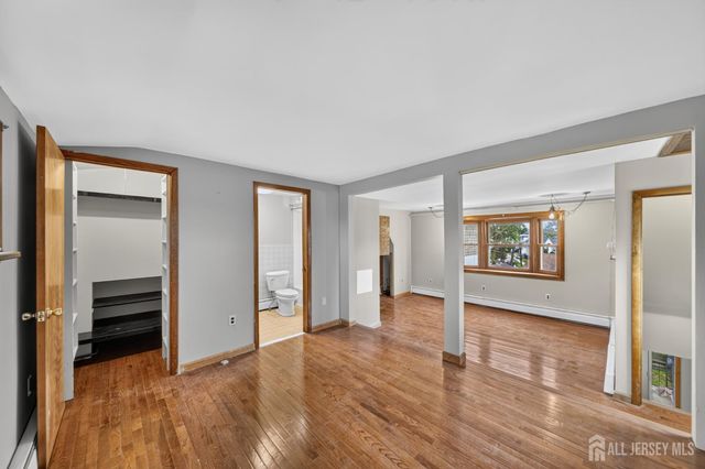 20 Division Street, Carteret, NJ 07008