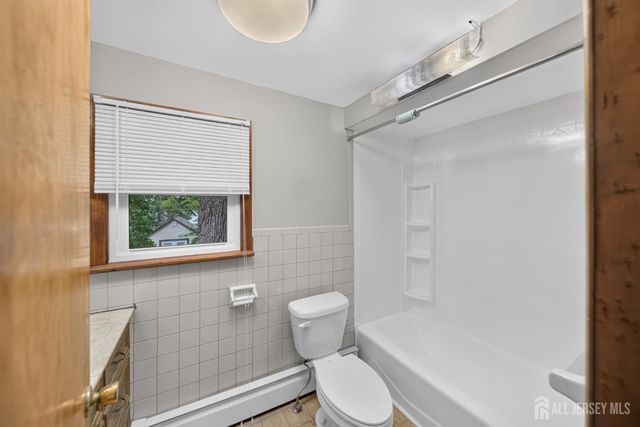 20 Division Street, Carteret, NJ 07008