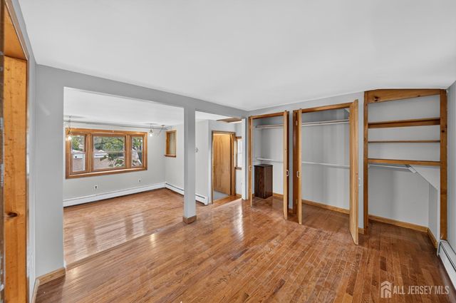20 Division Street, Carteret, NJ 07008