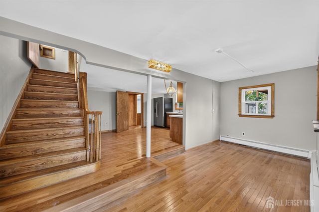20 Division Street, Carteret, NJ 07008
