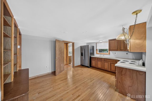 20 Division Street, Carteret, NJ 07008