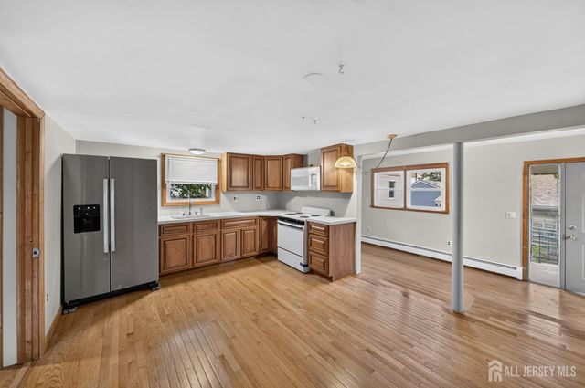 20 Division Street, Carteret, NJ 07008