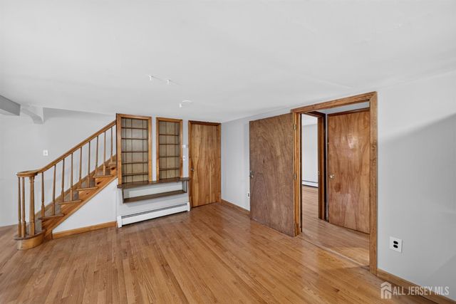 20 Division Street, Carteret, NJ 07008