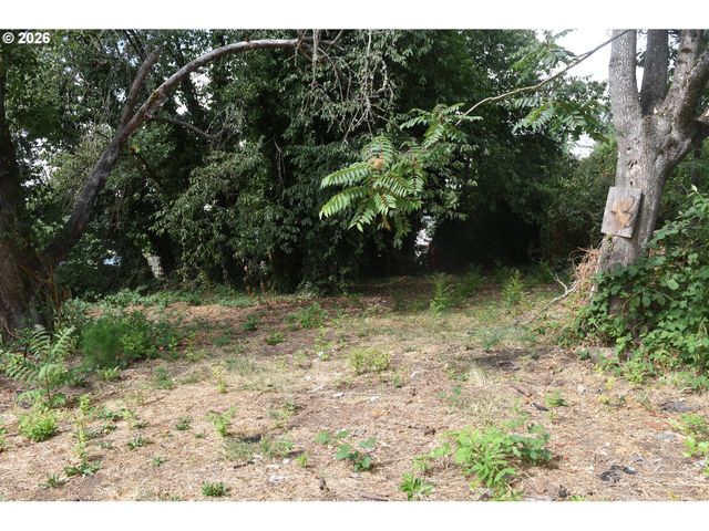 109 MCCLURE Ln, Eugene, OR 97404