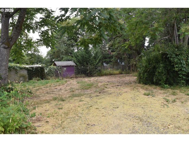 109 MCCLURE Ln, Eugene, OR 97404