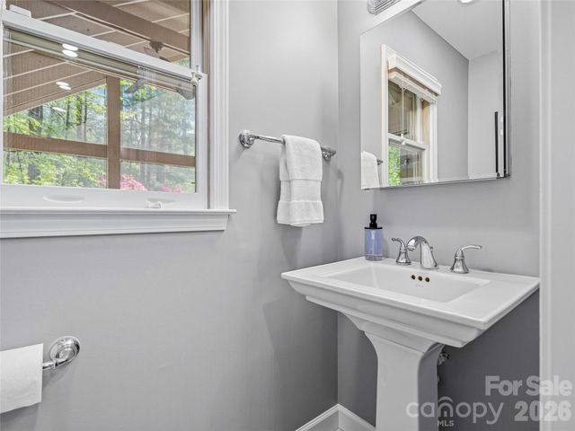 45 Sleepy Hollow Drive, Asheville, NC 28805