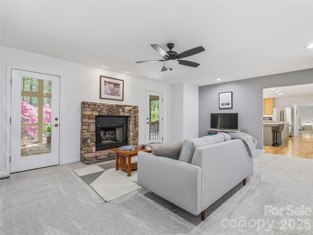 45 Sleepy Hollow Drive, Asheville, NC 28805
