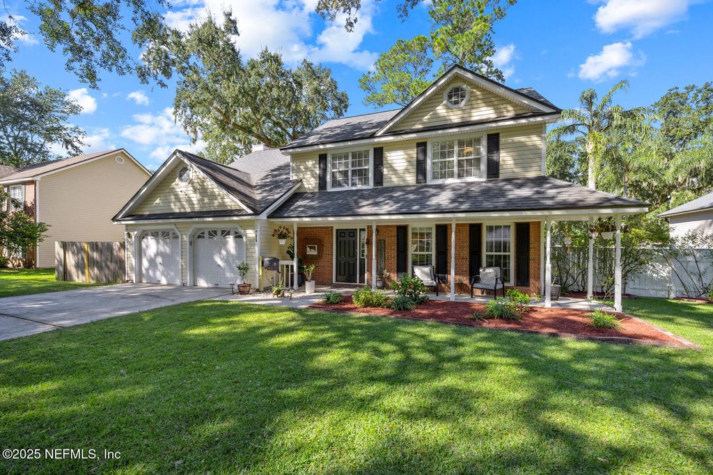 586 HIBERNIA OAKS Drive, Fleming Island, FL 32003