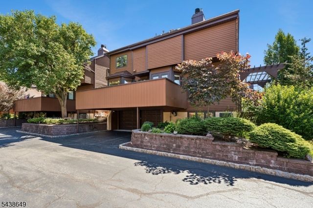 7 Christina Ct, Madison Boro, NJ 07940