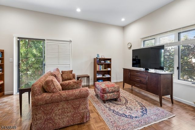 7 Christina Ct, Madison Boro, NJ 07940