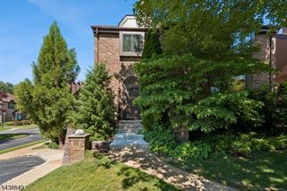 7 Christina Ct, Madison Boro, NJ 07940