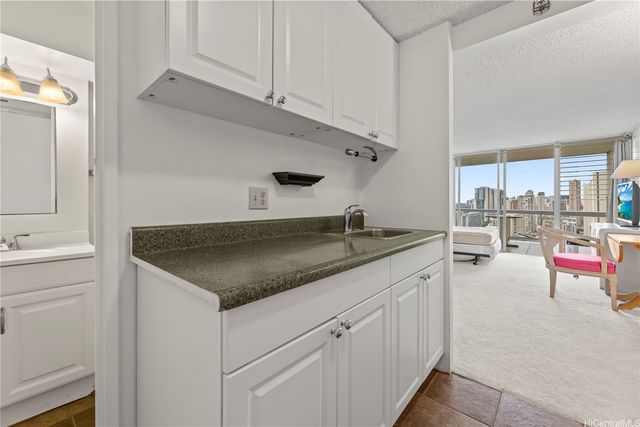 445 Seaside Avenue 2814, Honolulu, HI 96815
