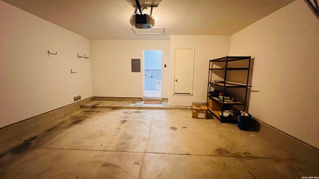 10227 Dixon Wood, San Antonio, TX 78245