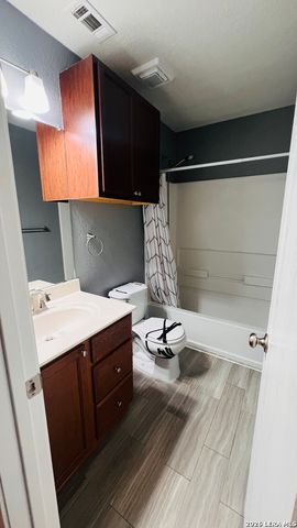 10227 Dixon Wood, San Antonio, TX 78245