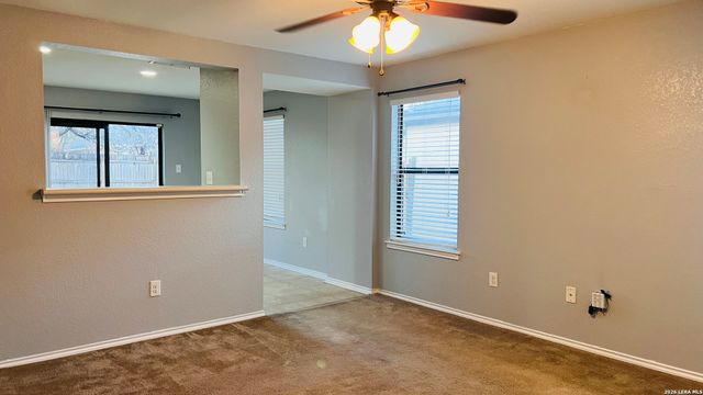 10227 Dixon Wood, San Antonio, TX 78245