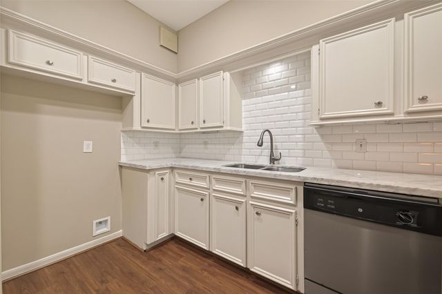 2413 Potomac Drive D, Houston, TX 77057