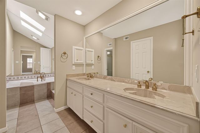 2413 Potomac Drive D, Houston, TX 77057