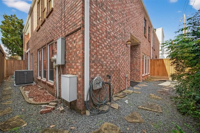 2413 Potomac Drive D, Houston, TX 77057