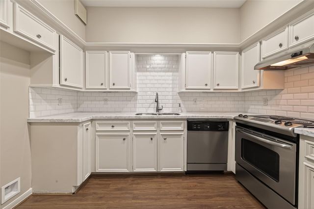 2413 Potomac Drive D, Houston, TX 77057