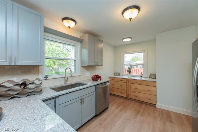 5906 Twin Lakes Drive, Parma, OH 44129