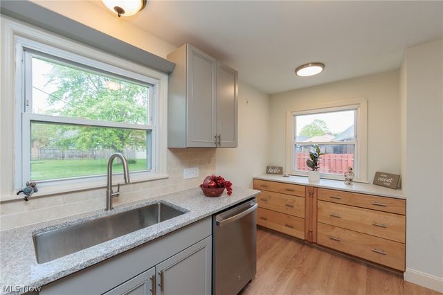 5906 Twin Lakes Drive, Parma, OH 44129