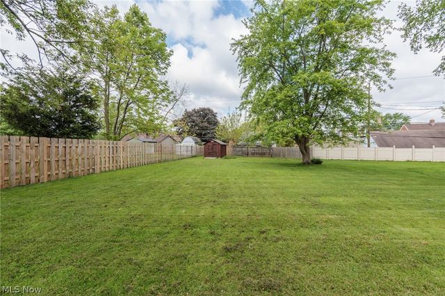 5906 Twin Lakes Drive, Parma, OH 44129