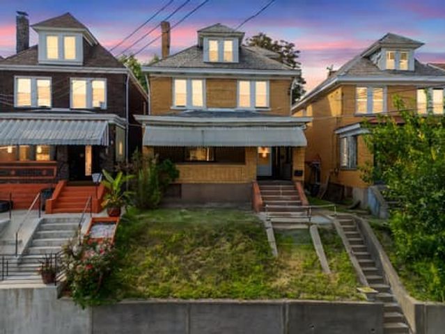 315 W 12th Ave, Homestead, PA 15120