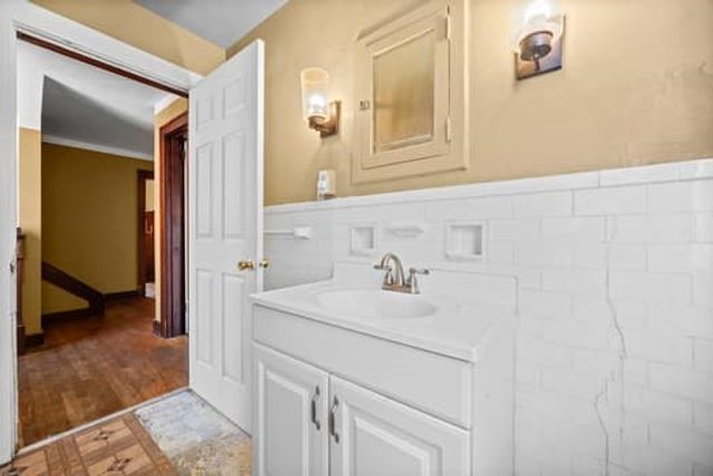 315 W 12th Ave, Homestead, PA 15120