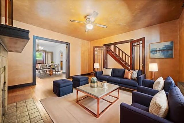 315 W 12th Ave, Homestead, PA 15120