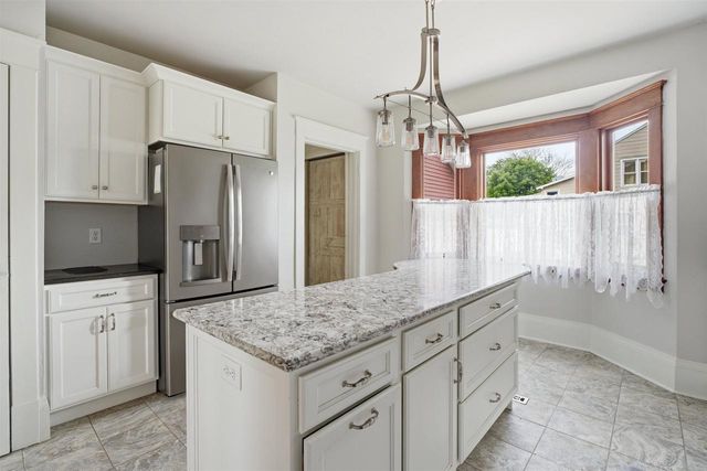 1519 S KERNAN AVENUE, Appleton, WI 54915