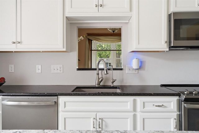 1519 S KERNAN AVENUE, Appleton, WI 54915