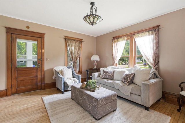 1519 S KERNAN AVENUE, Appleton, WI 54915