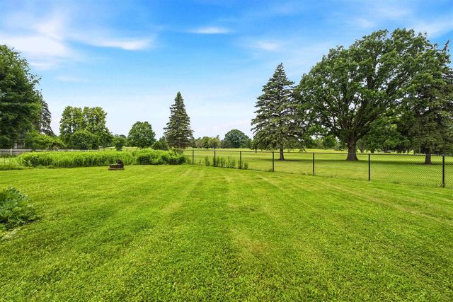 1519 S KERNAN AVENUE, Appleton, WI 54915