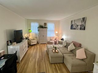 6863 108th Street 2F, Forest Hills, NY 11375