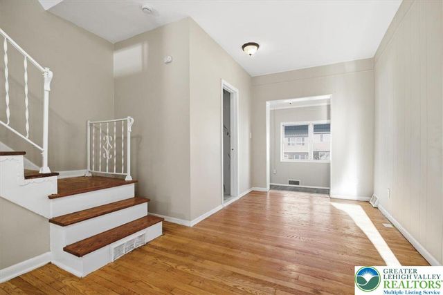 230 East Fairview Street, Allentown City, PA 18109