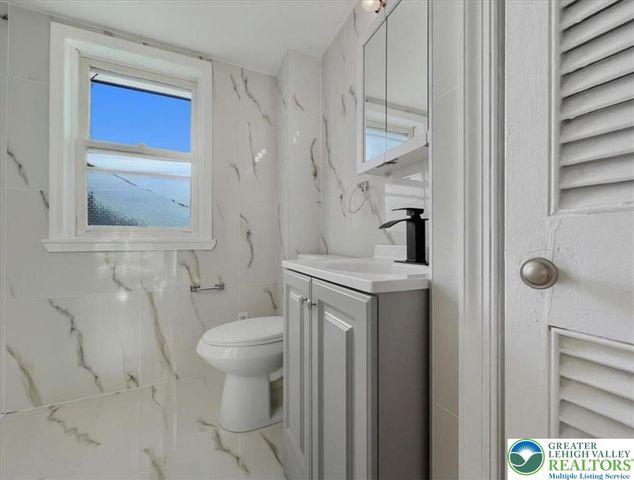 230 East Fairview Street, Allentown City, PA 18109