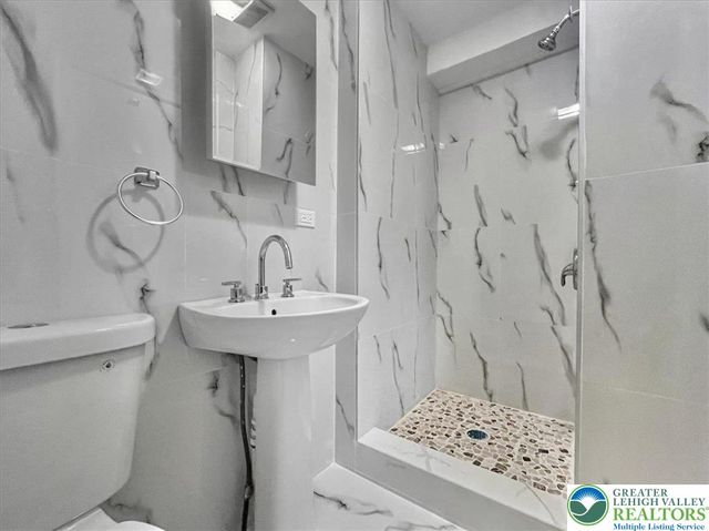 230 East Fairview Street, Allentown City, PA 18109