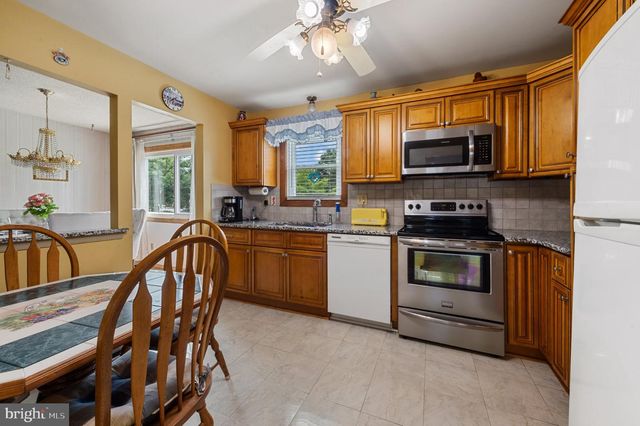 26 HALO AVE, Sewell, NJ 08080