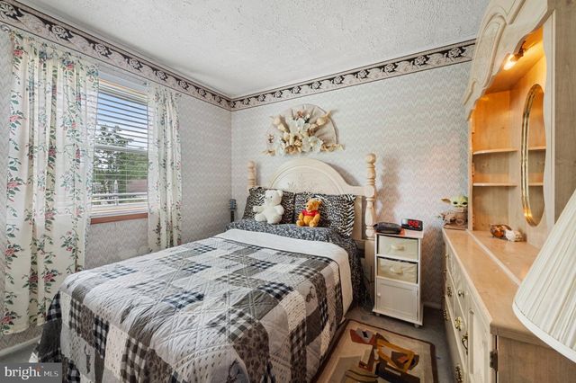 26 HALO AVE, Sewell, NJ 08080