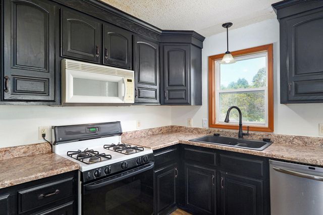 16033 Lawrence 2050, Miller, MO 65707