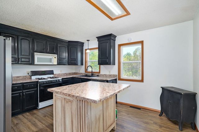 16033 Lawrence 2050, Miller, MO 65707