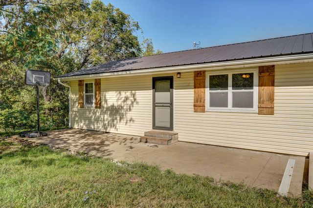 16033 Lawrence 2050, Miller, MO 65707